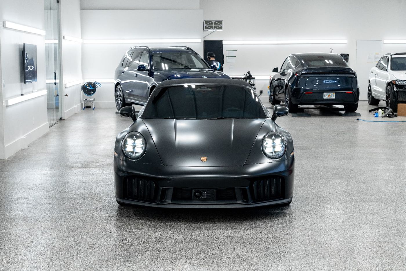Porsche 911 · studio